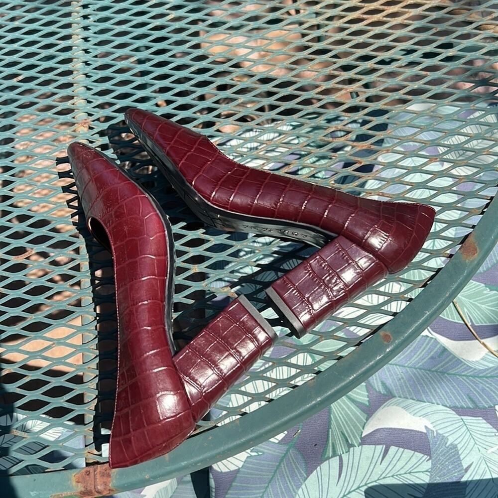 ▶️ Aquatalia ◀️ Maroon Embossed Leather Croc Pattern Pumps. 8 M - Picture 6 of 16